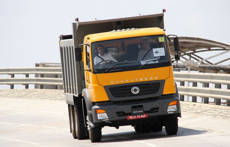 משאית בהאראט בנץ המיוצרת בהודו